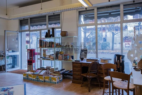 locale commerciale in vendita a San Donato Milanese