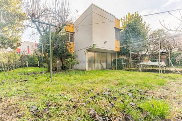 casa indipendente in vendita a San Donato Milanese