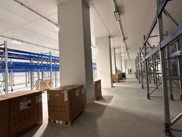 locale commerciale in vendita a San Donato Milanese