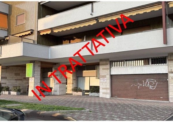 negozio in vendita a San Donato Milanese