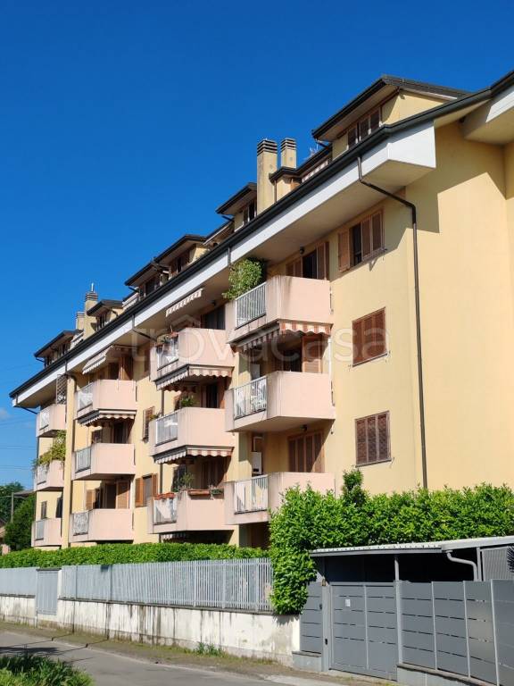 appartamento in vendita a San Donato Milanese in zona Poasco