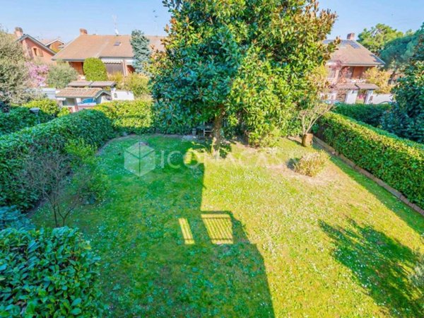 appartamento in vendita a San Donato Milanese in zona Poasco