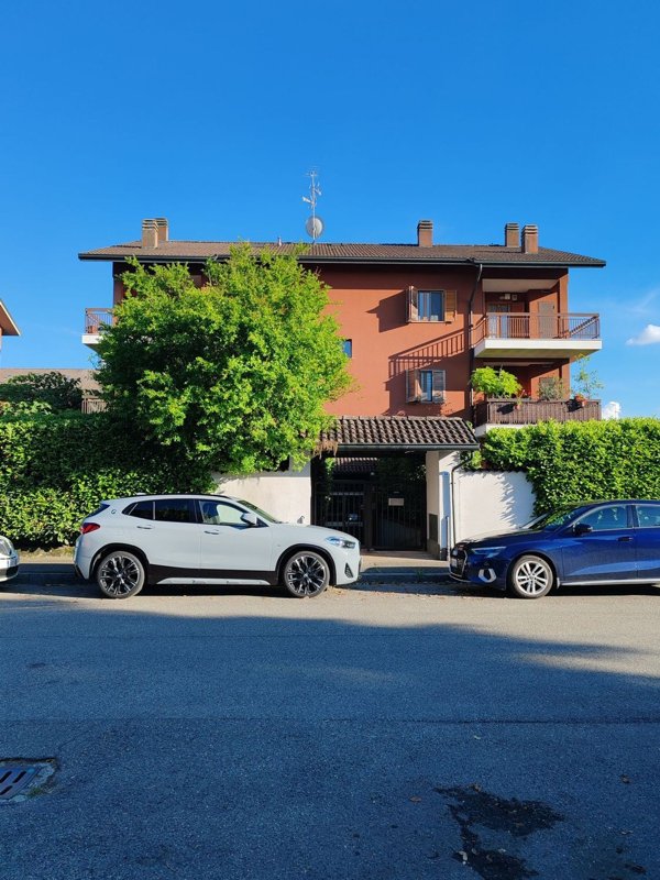 appartamento in vendita a San Donato Milanese in zona Poasco