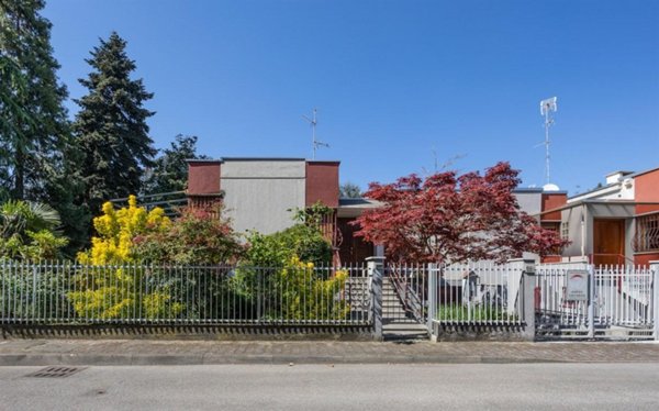 casa indipendente in vendita a San Donato Milanese