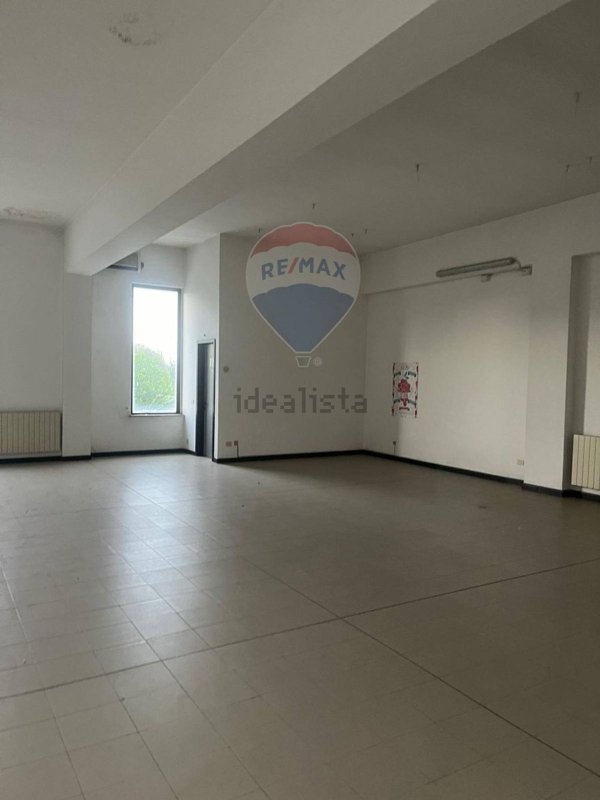 locale commerciale in vendita a San Donato Milanese