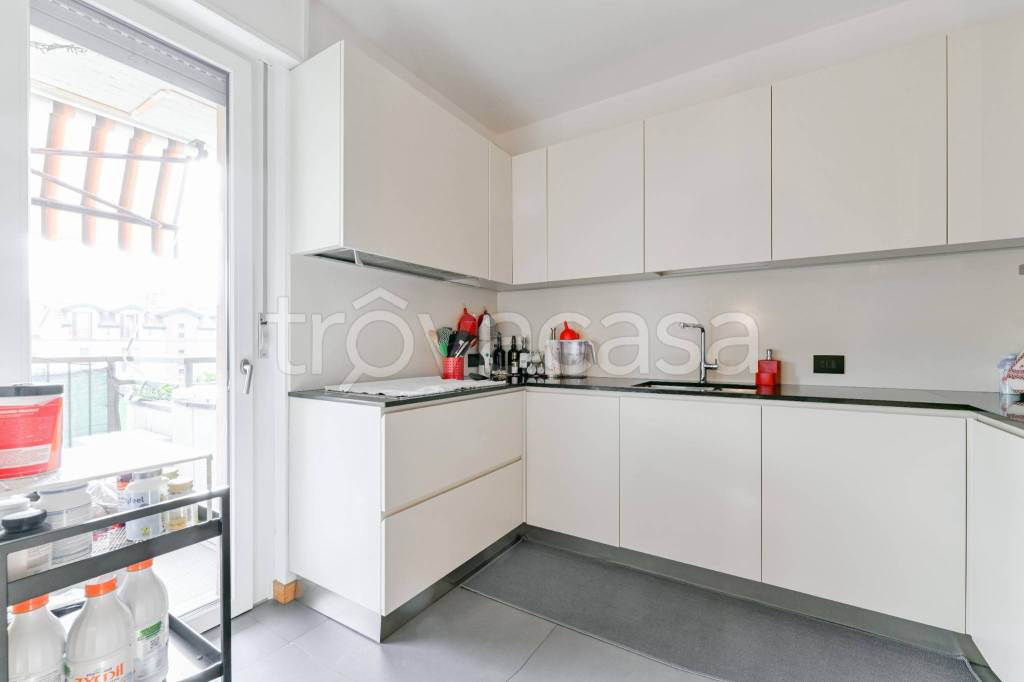 appartamento in vendita a San Donato Milanese in zona Poasco