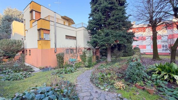 casa indipendente in vendita a San Donato Milanese