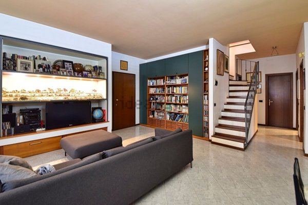 appartamento in vendita a San Donato Milanese in zona Poasco