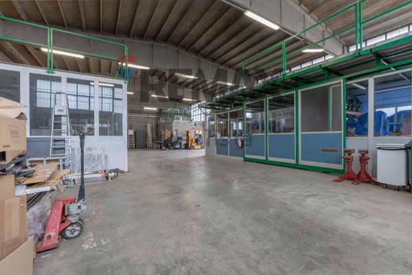 capannone in vendita a San Donato Milanese