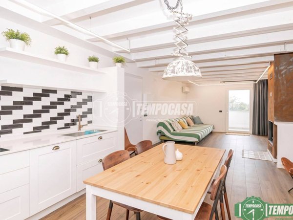 appartamento in vendita a San Donato Milanese in zona Poasco