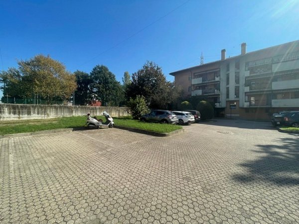 appartamento in vendita a San Donato Milanese in zona Poasco