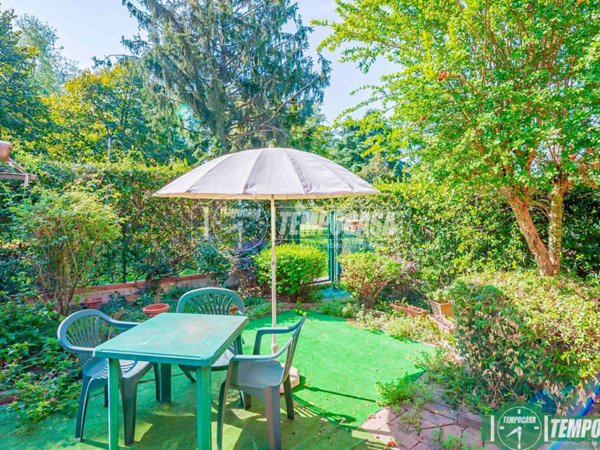 casa indipendente in vendita a San Donato Milanese in zona Poasco