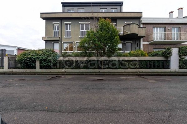 appartamento in vendita a San Donato Milanese in zona Poasco