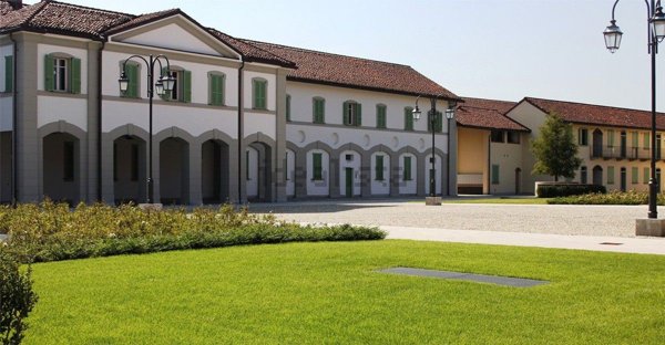 appartamento in vendita a San Donato Milanese in zona Poasco