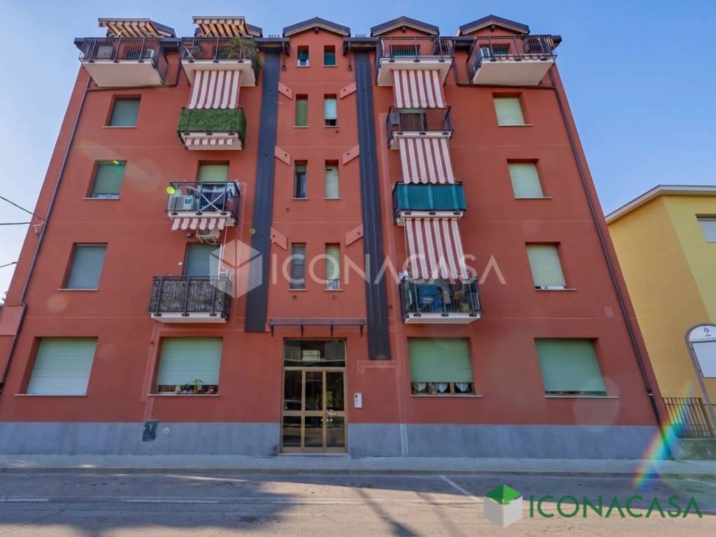 appartamento in vendita a San Donato Milanese in zona Poasco