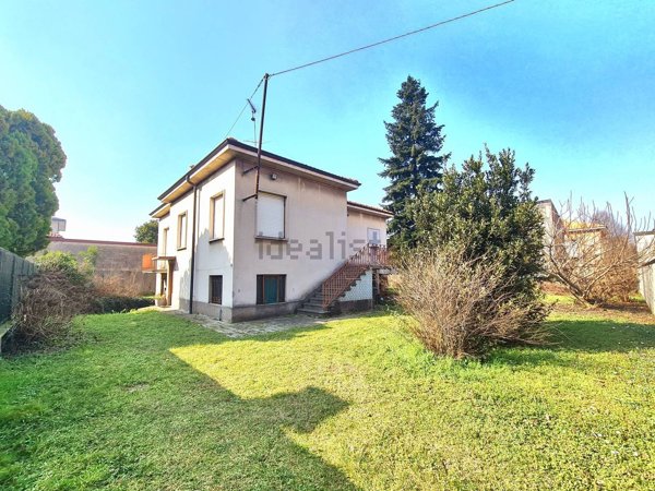 casa indipendente in vendita a San Giorgio su Legnano