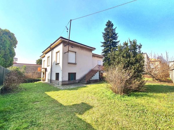 casa indipendente in vendita a San Giorgio su Legnano