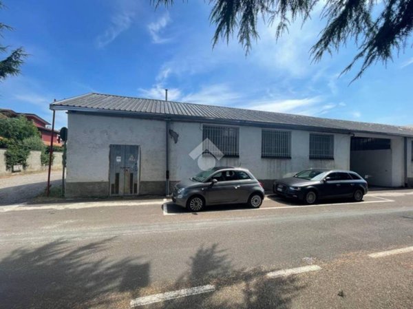 locale commerciale in vendita a San Giorgio su Legnano