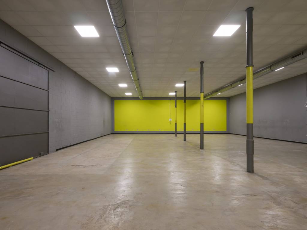 locale commerciale in vendita a San Giorgio su Legnano