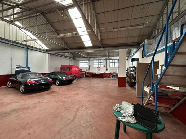 locale commerciale in vendita a San Giorgio su Legnano