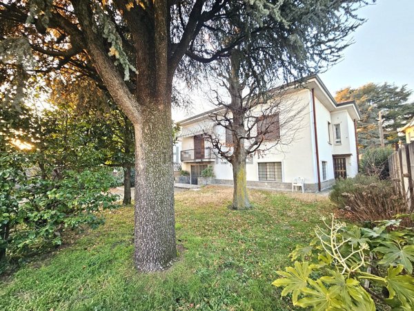 casa indipendente in vendita a San Giorgio su Legnano