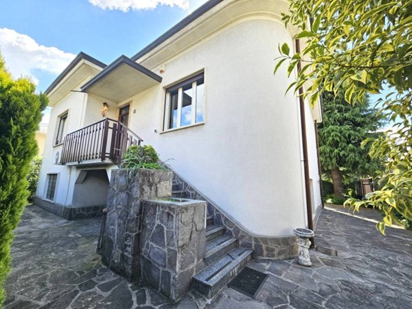 casa indipendente in vendita a San Giorgio su Legnano