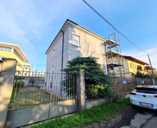 casa indipendente in vendita a San Giorgio su Legnano