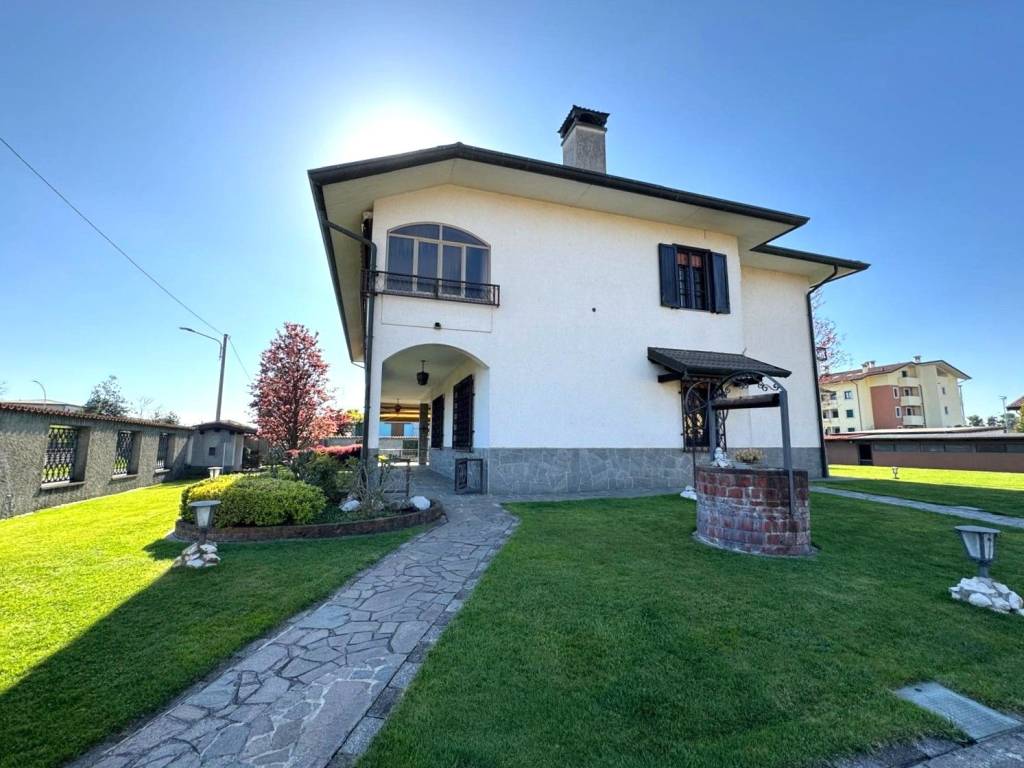 casa indipendente in vendita a San Giorgio su Legnano