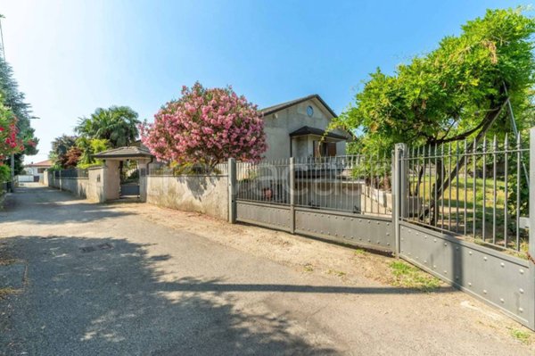 casa indipendente in vendita a San Giorgio su Legnano