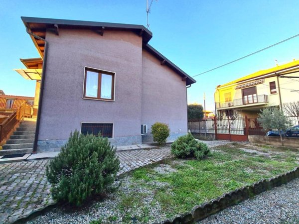 casa indipendente in vendita a San Giorgio su Legnano