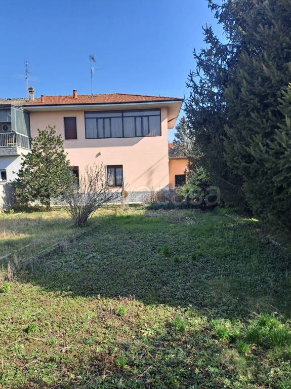 casa indipendente in vendita a San Giorgio su Legnano
