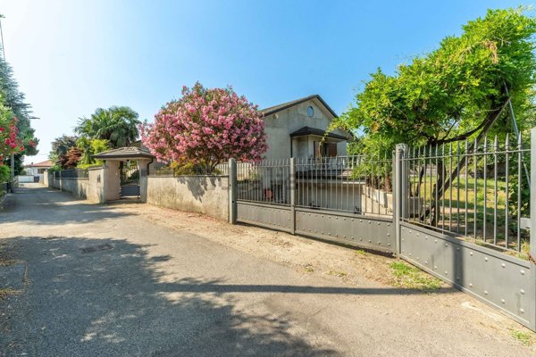 casa indipendente in vendita a San Giorgio su Legnano