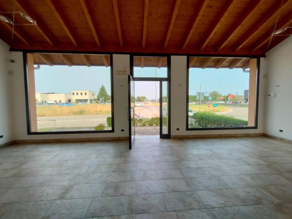 negozio in vendita a San Giorgio su Legnano