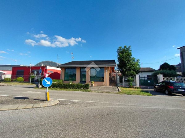 negozio in vendita a San Giorgio su Legnano