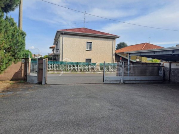 locale commerciale in vendita a San Giorgio su Legnano