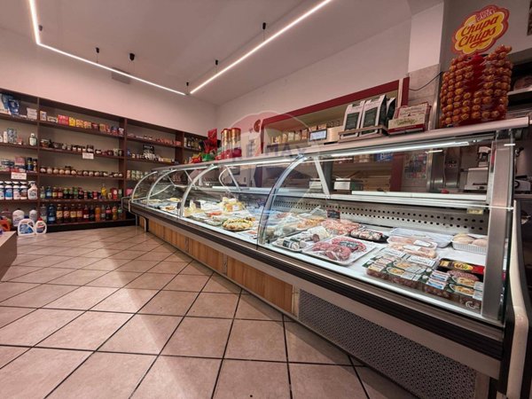 negozio in vendita a San Giorgio su Legnano