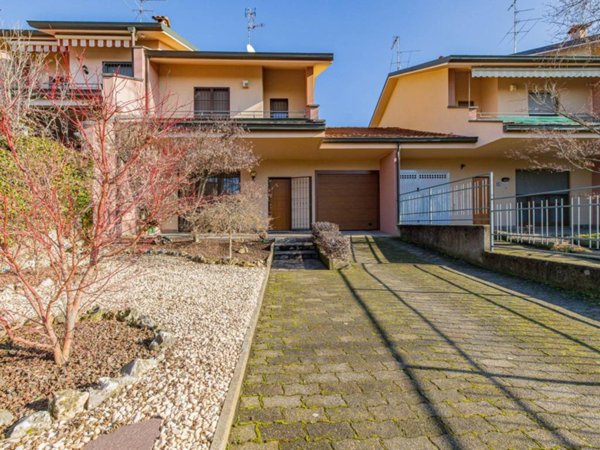 casa indipendente in vendita a San Giorgio su Legnano