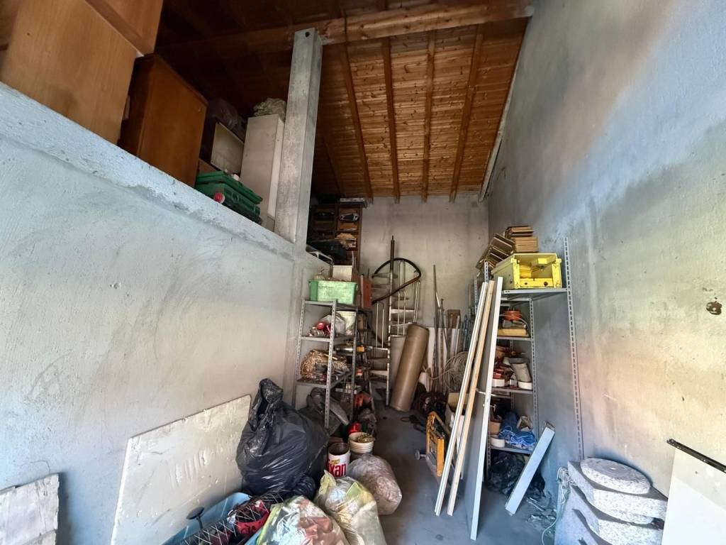 locale commerciale in vendita a San Giorgio su Legnano