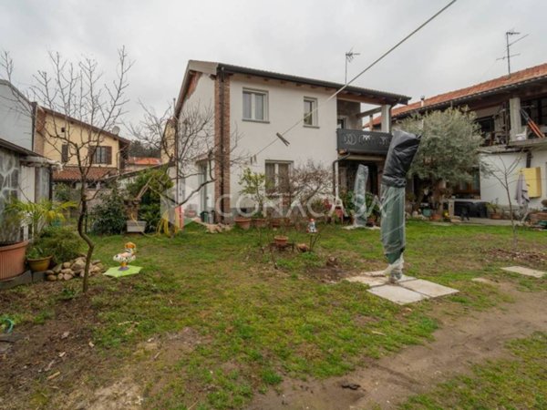 casa indipendente in vendita a San Giorgio su Legnano