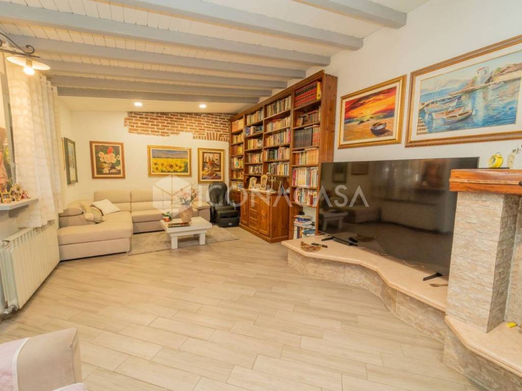casa indipendente in vendita a San Giorgio su Legnano
