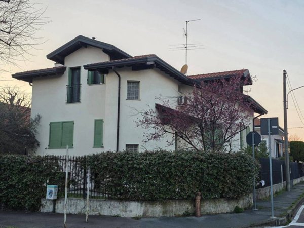 casa indipendente in vendita a San Giorgio su Legnano