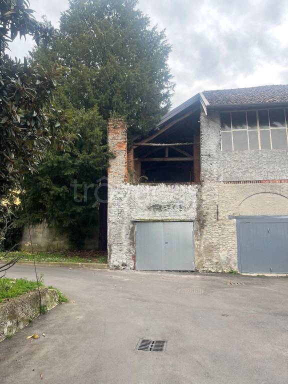 locale commerciale in vendita a San Giorgio su Legnano