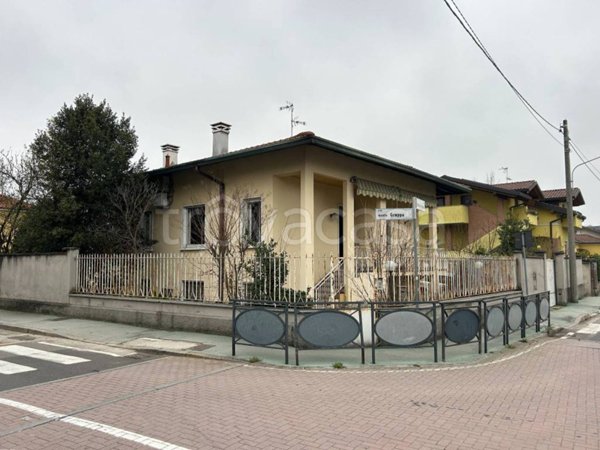 casa indipendente in vendita a San Giorgio su Legnano