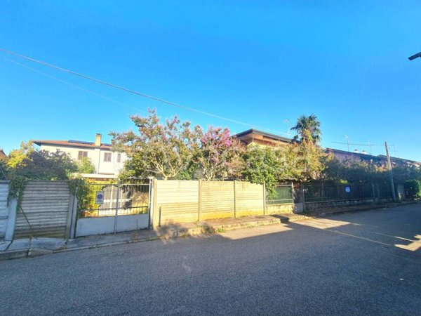 casa indipendente in vendita a San Giorgio su Legnano