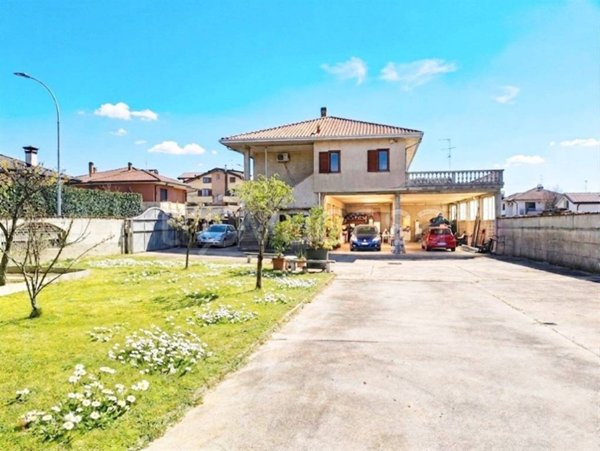 casa indipendente in vendita a San Giorgio su Legnano