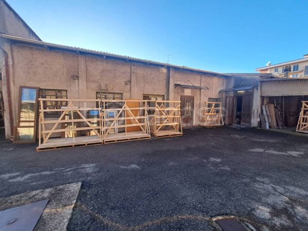 locale commerciale in vendita a San Giorgio su Legnano