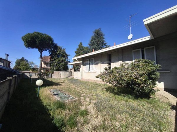 casa indipendente in vendita a San Giorgio su Legnano