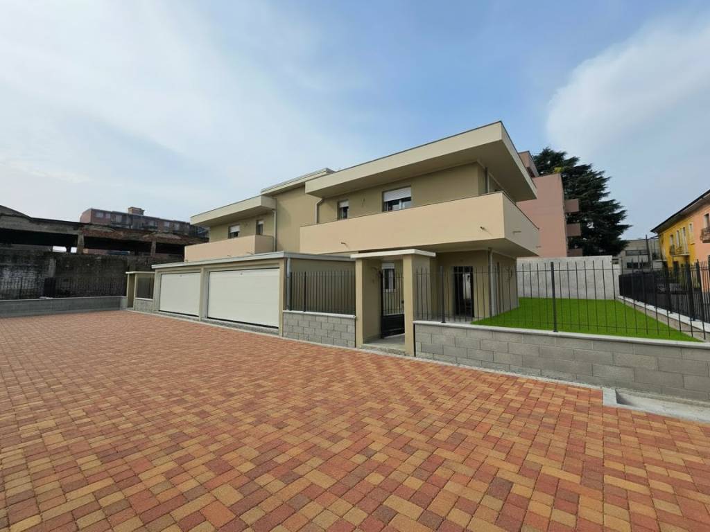 casa indipendente in vendita a San Giorgio su Legnano