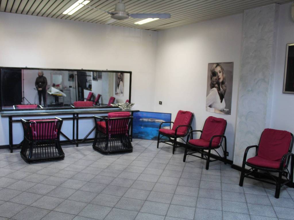 locale commerciale in vendita a San Giorgio su Legnano