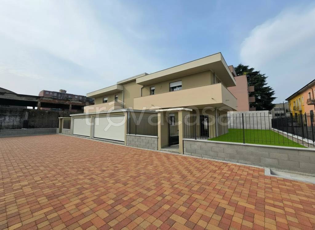 casa indipendente in vendita a San Giorgio su Legnano
